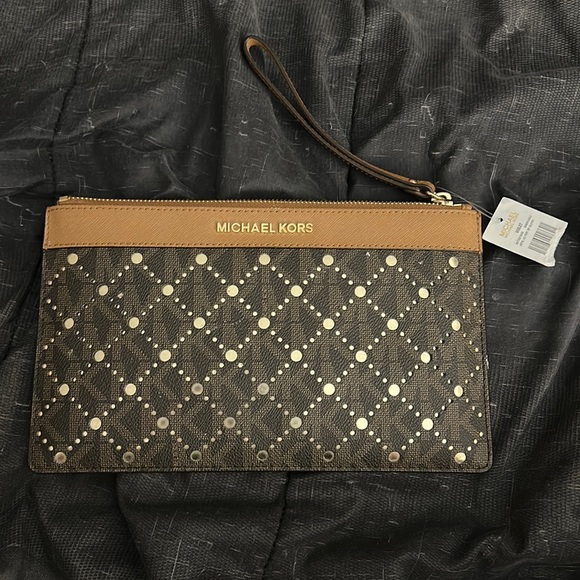 Michael Kors large perf zip clutch new with tag. - Picture 1 of 6